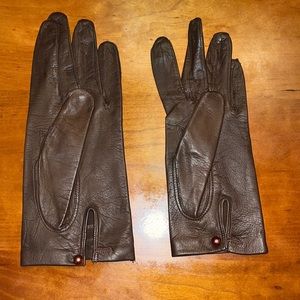 Vintage 100% leather gloves from Italy